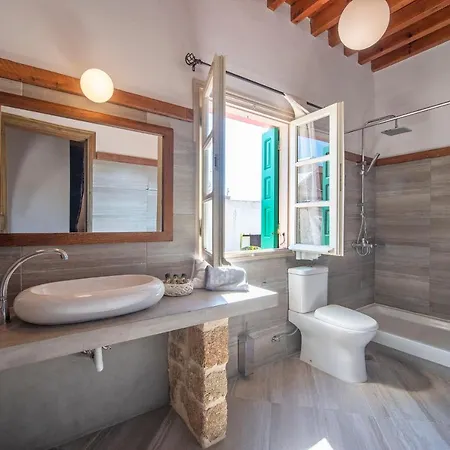 Saint Artemios Boutique 4*