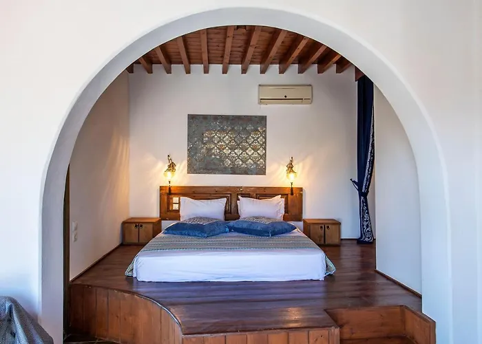 Saint Artemios Boutique 4*