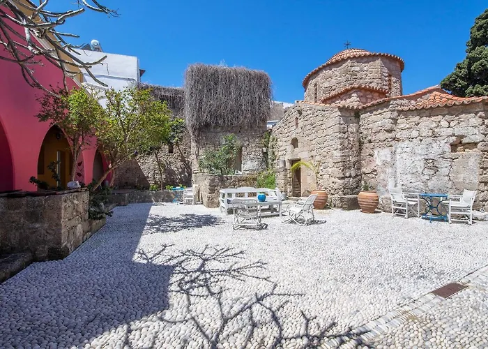 Saint Artemios Boutique Hotell 4*